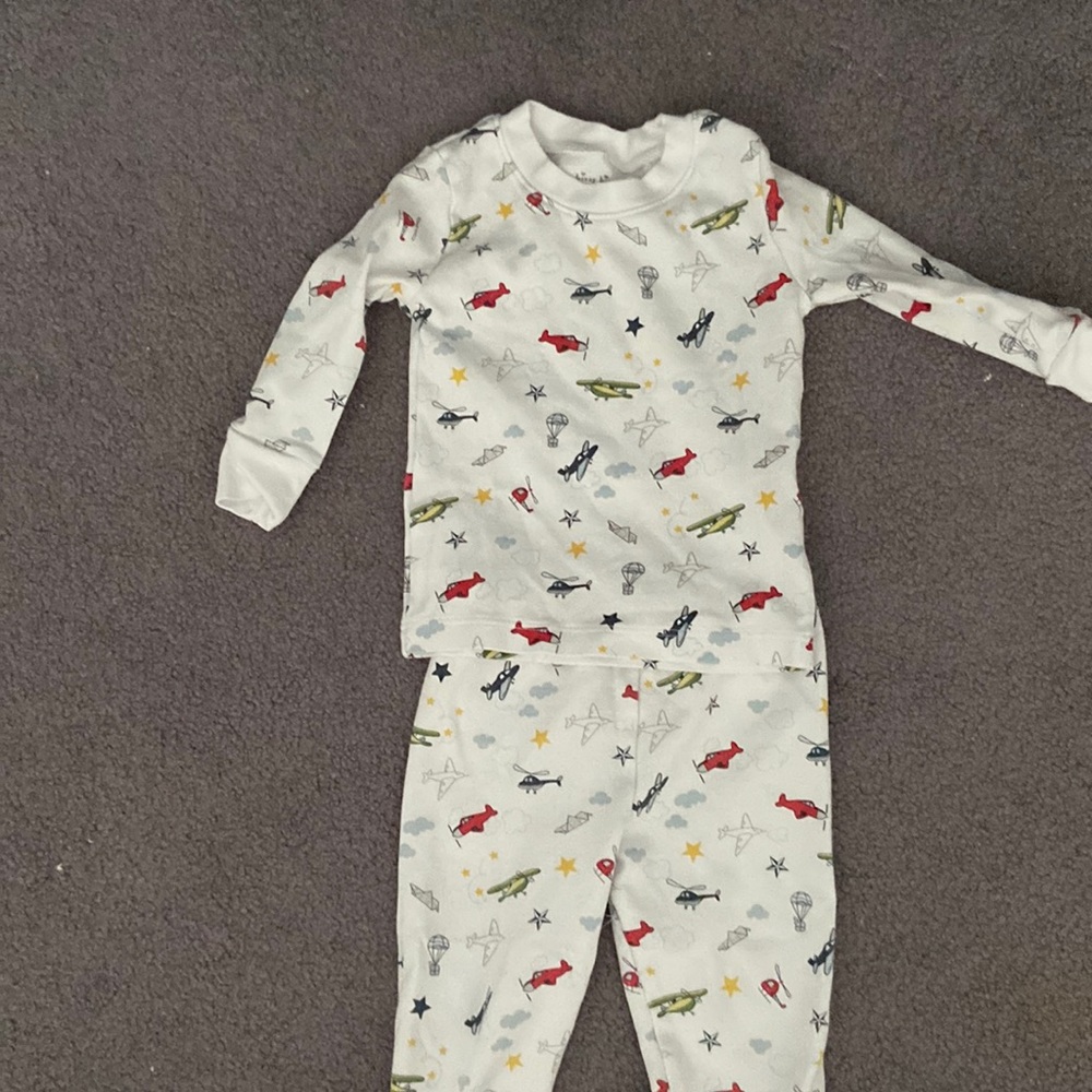 Kissy kissy size 12-18 months 2pc l/s pajamas